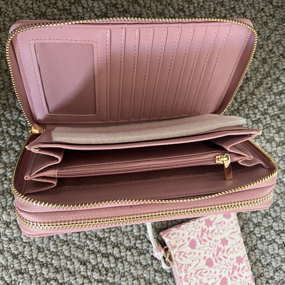 Clutch with Small Wallet with pink prints brand new - Picture 4 of 6